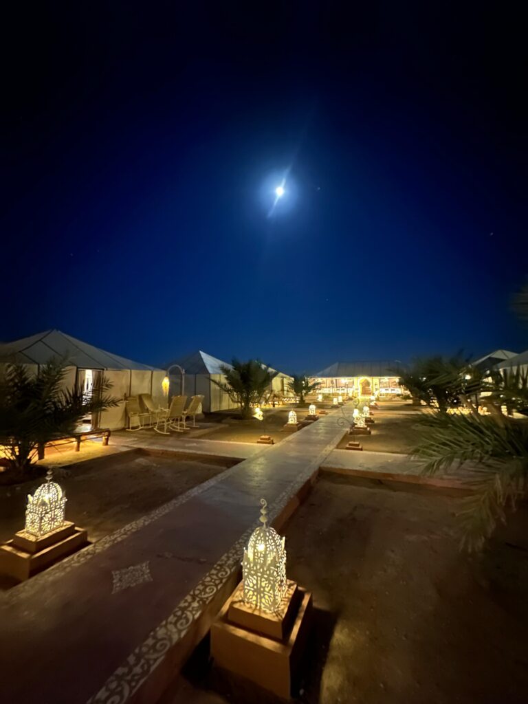 Luxury desert camp in the Sahara at night, the highlight of a trip to the Sahara desert from Agadir