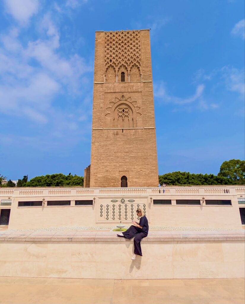 Torre Hassan inacabada en Rabat, la tercera torre hermana almohade